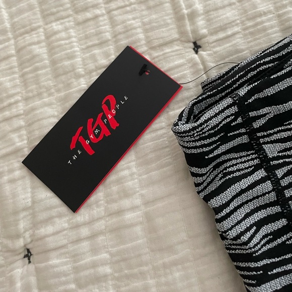 🦓gym people zebra print leggings🦓 - Picture 6 of 6
